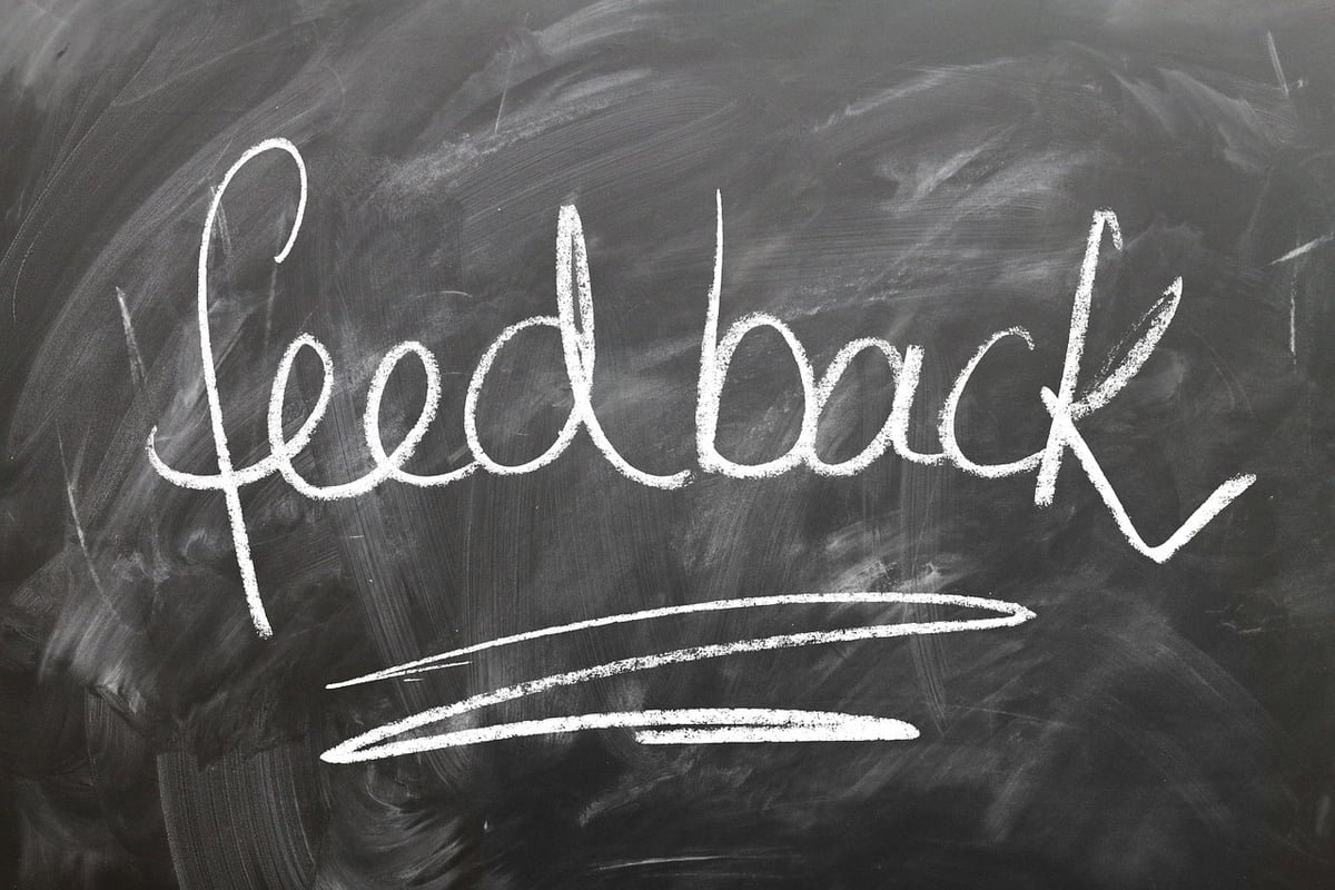Comment donner un feedback constructif pour améliorer les performances